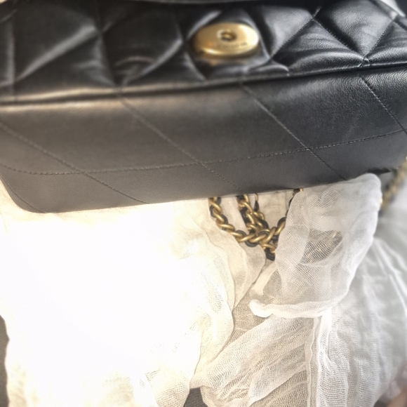 Coach  Quilted Crossbody/Shoulder Bag with Gold Chain Small but Mighty Tabby 20 - Picture 8 of 11